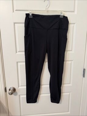 Velocity Black High-Rise Active Leggings with Side Pockets